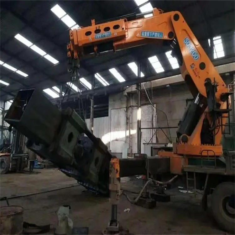 安庆宜秀130吨折臂吊车出租吊机租赁附近电话